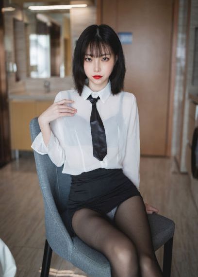 年轻的女朋友在线观看
